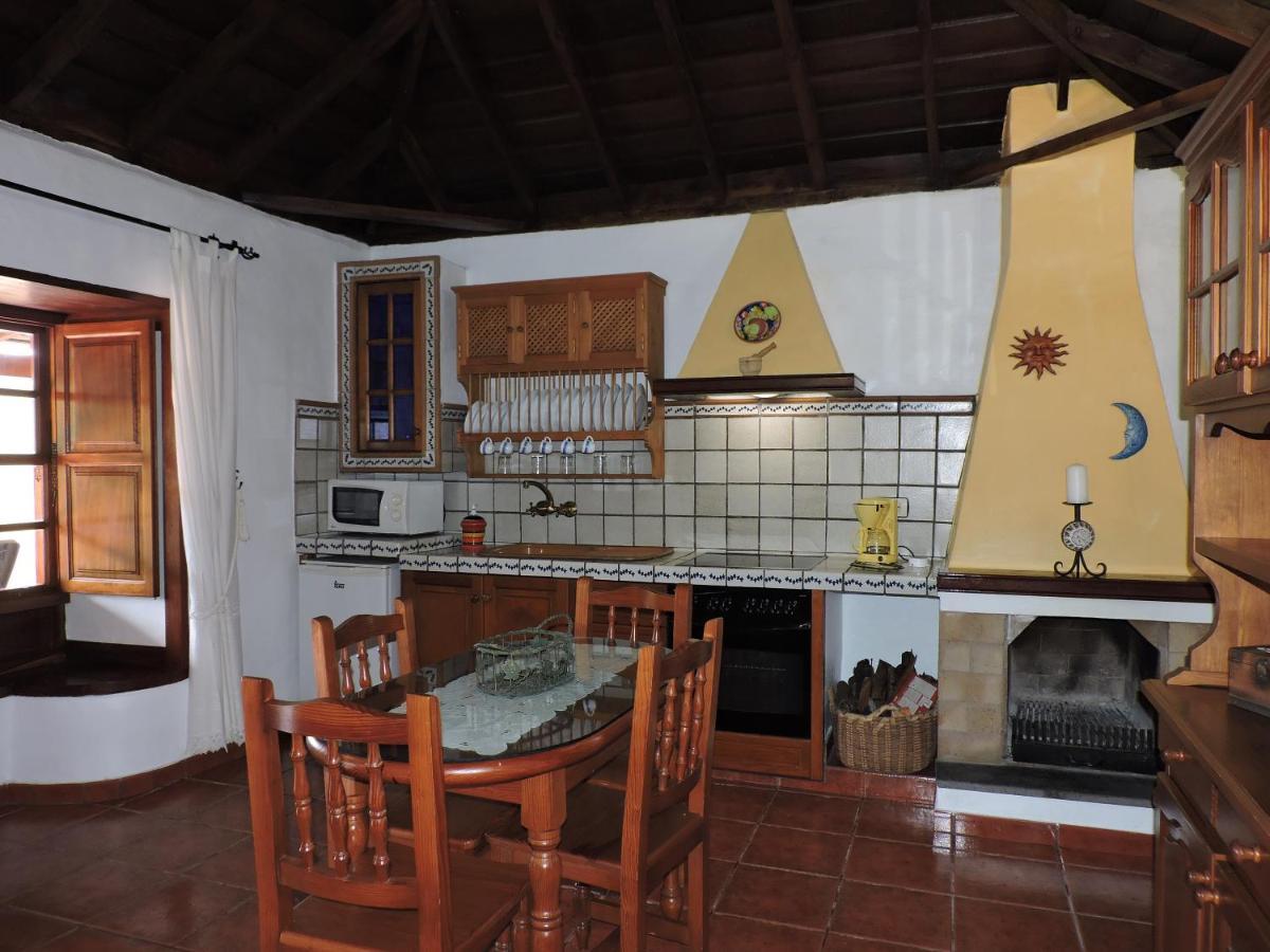 Casitas Armary, En San Isidro, * Brena Alta
