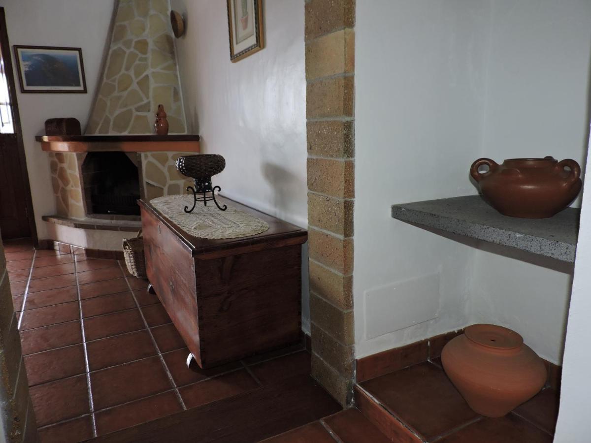 Casitas Armary, En San Isidro, Brena Alta